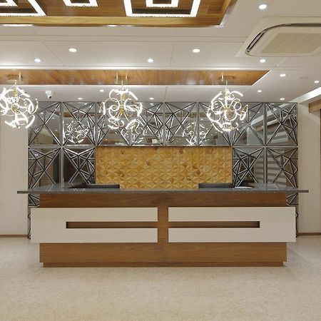Hotel Silver Heights Ahmadabad Zewnętrze zdjęcie