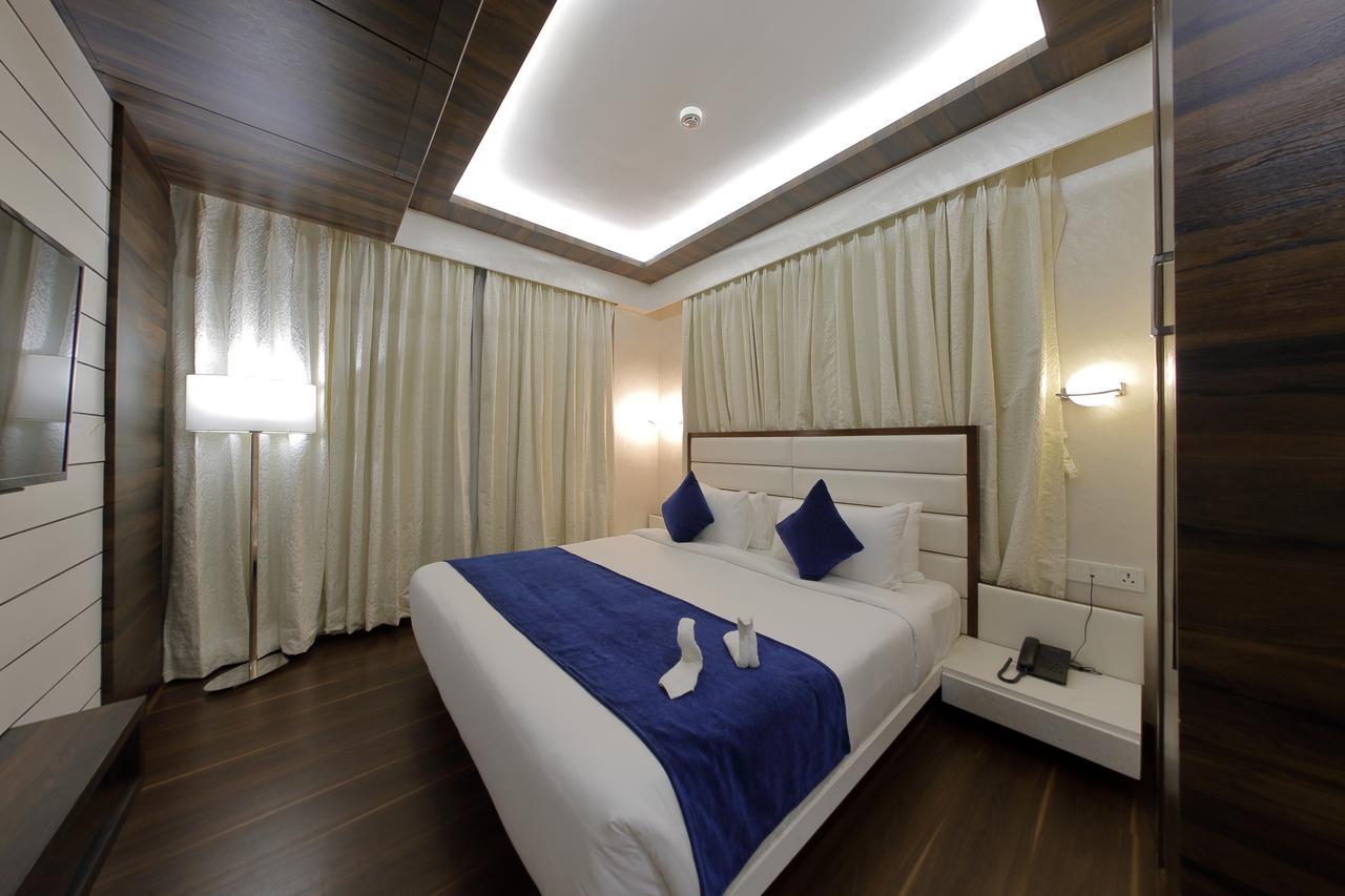 Hotel Silver Heights Ahmadabad Zewnętrze zdjęcie