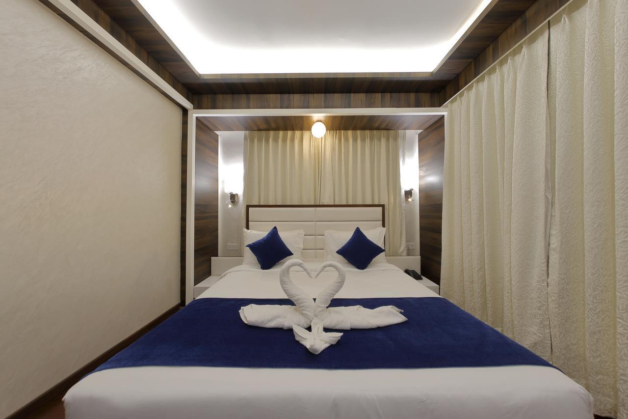 Hotel Silver Heights Ahmadabad Zewnętrze zdjęcie